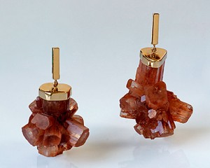 [:pb]BRINCO DE OURO 18K COM ARAGONITA[:en]18K GOLD EARRINGS WITH ARAGONITE[:]